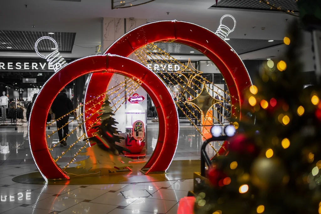 Dekoracje świąteczne dla centrum handlowych